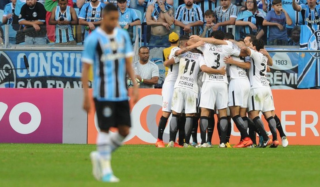 BRASILEIRÃO: Corinthians líder, Sport vence e dupla BA-Vi se complica 