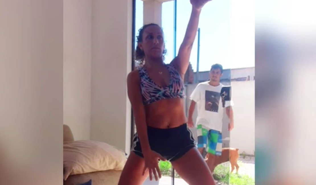 Mulher tem casa invadida por desconhecido enquanto gravava vídeo dançando