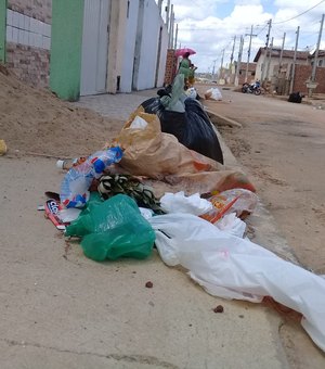[Vídeo] Bairros de Arapiraca sofrem com a falta de coleta de lixo há uma semana