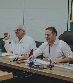 Sérgio Lira e Renan Filho discutem obra do Aeroporto de Maragogi