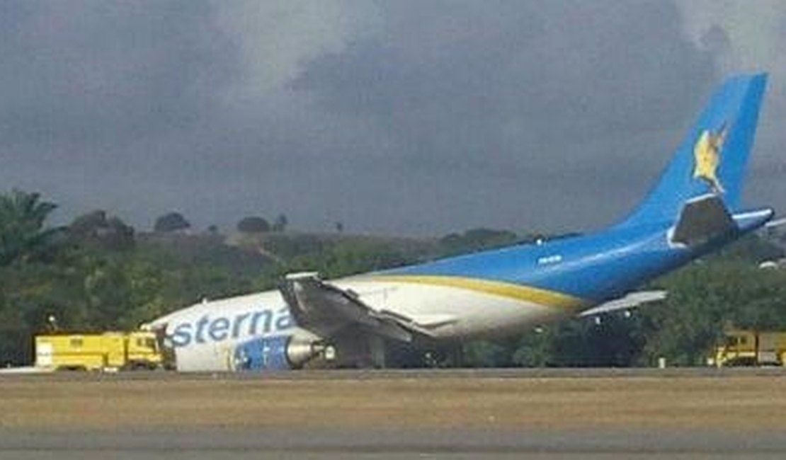 Avião de carga derrapa e provoca fechamento do Aeroporto do Recife