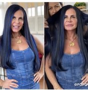 Gretchen alonga e pinta o cabelo de azul para seu 18º casamento