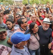 Em caravana, Lula manda parar de gritar ‘Fora Temer’
