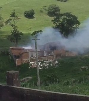 Explosão em fábrica de fogos deixa pessoa ferida em Ibateguara