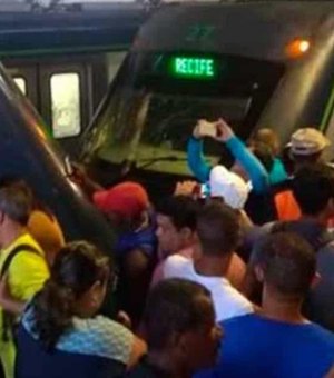 Trens se chocam no Recife e deixam 47 passageiros feridos