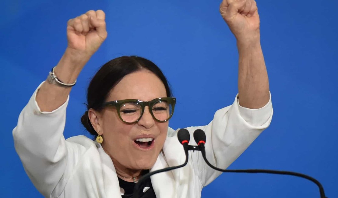 Regina Duarte é acusada de postar fake news sobre Lula e pode pagar multa