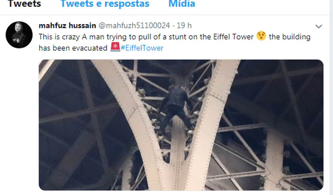 Homem escala a Torre Eiffel e é preso após chegar ao topo