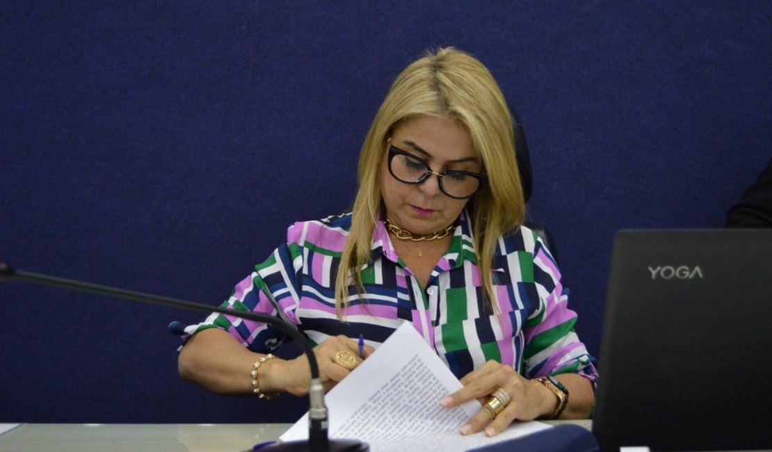 Vereadora pede suspensão da taxa de ocupação do solo para ambulantes de Maceió