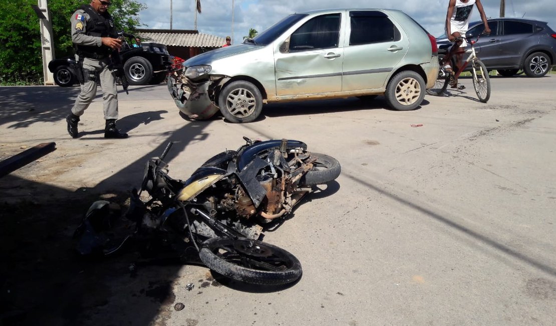 Colisão entre carro e moto deixa jovem ferido em Maragogi
