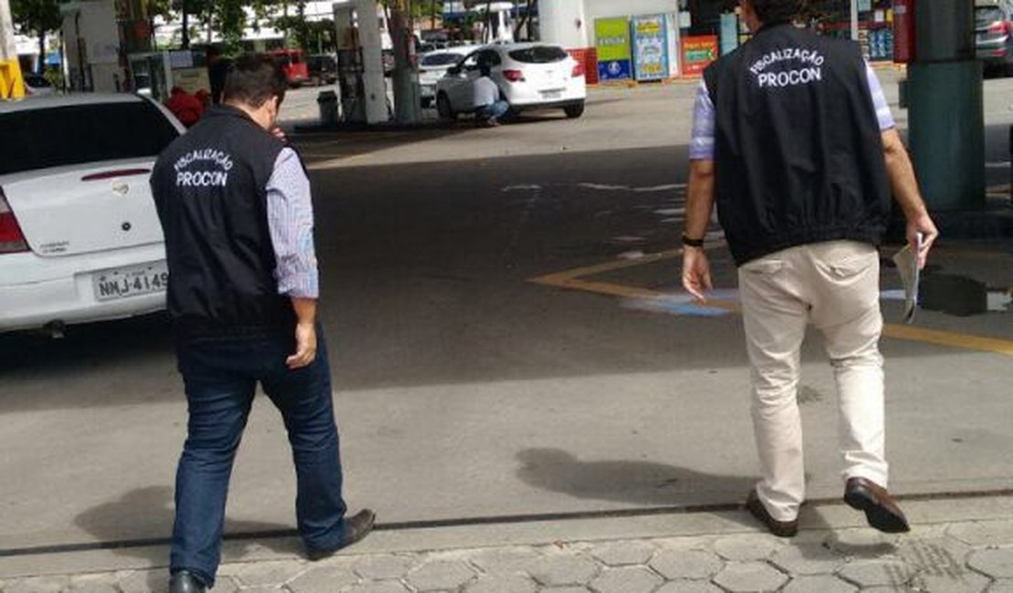 Preço da gasolina recua em postos de Maceió