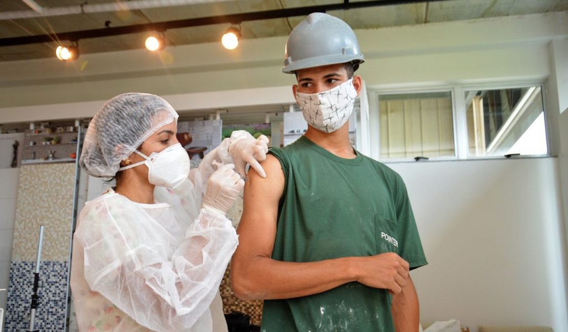 Alagoas é o primeiro Estado a finalizar a vacinação dos trabalhadores da indústria