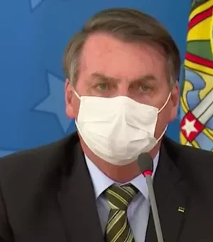 Câmara dá 30 dias para Bolsonaro mostrar exames de coronavírus