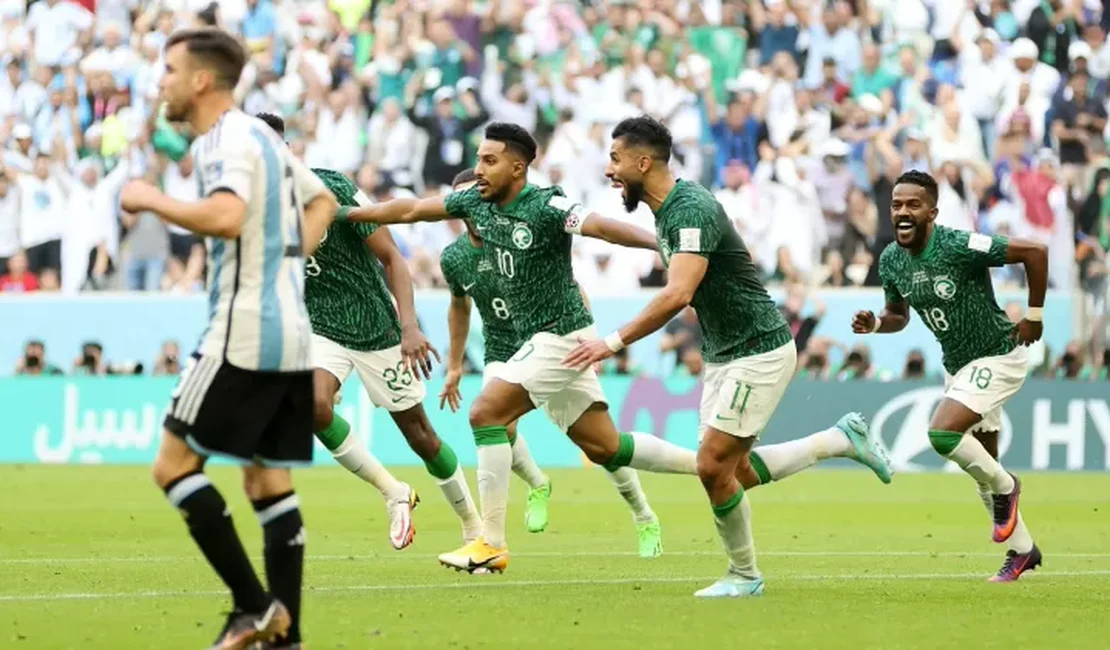 Messi marca, mas Arábia Saudita se impõe e vira sobre a Argentina na Copa