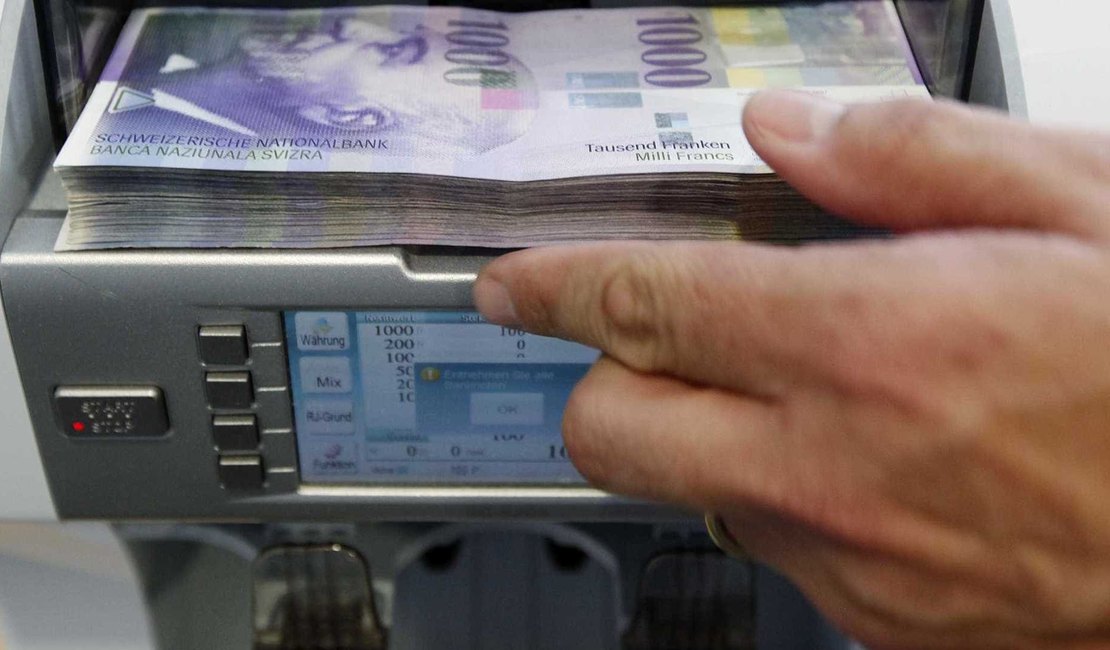 Brasileiros tiram R$ 9 bilhões da Suíça após Lava Jato