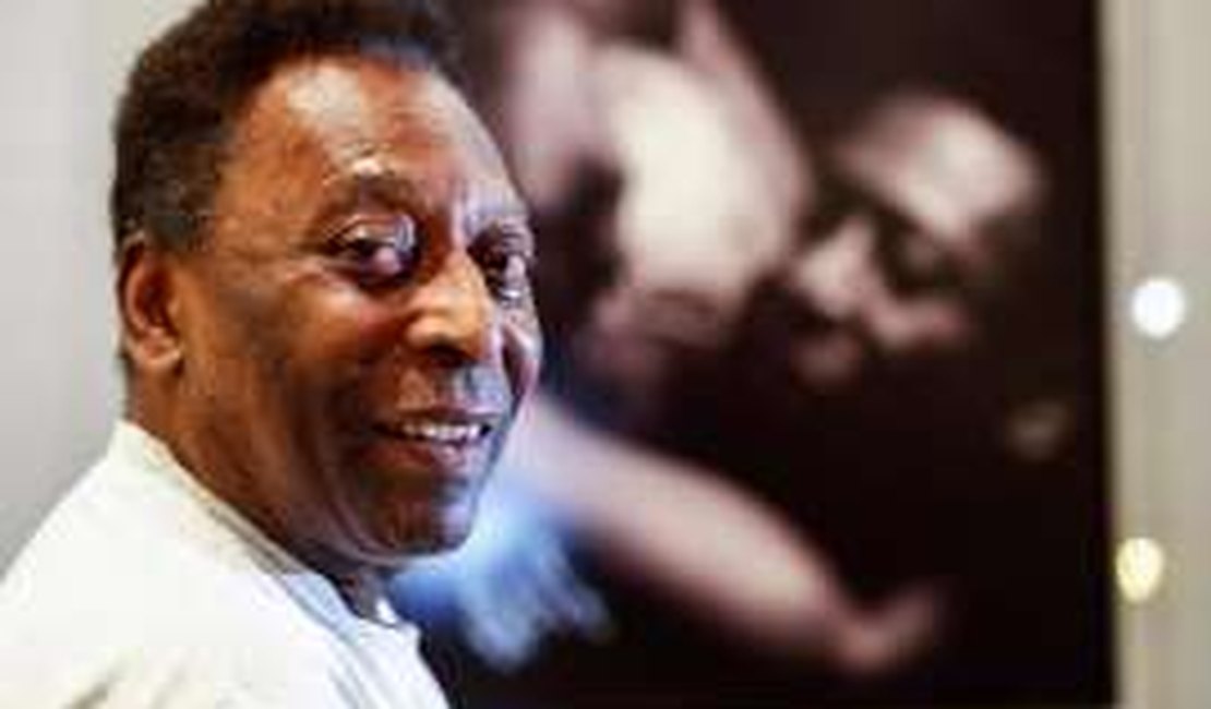 Ex-mulher e filhos de Pelé vão à Justiça por pensão alimentícia
