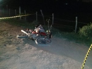 [Vídeo] Mototaxista é assassinado enquanto transportava passageiro