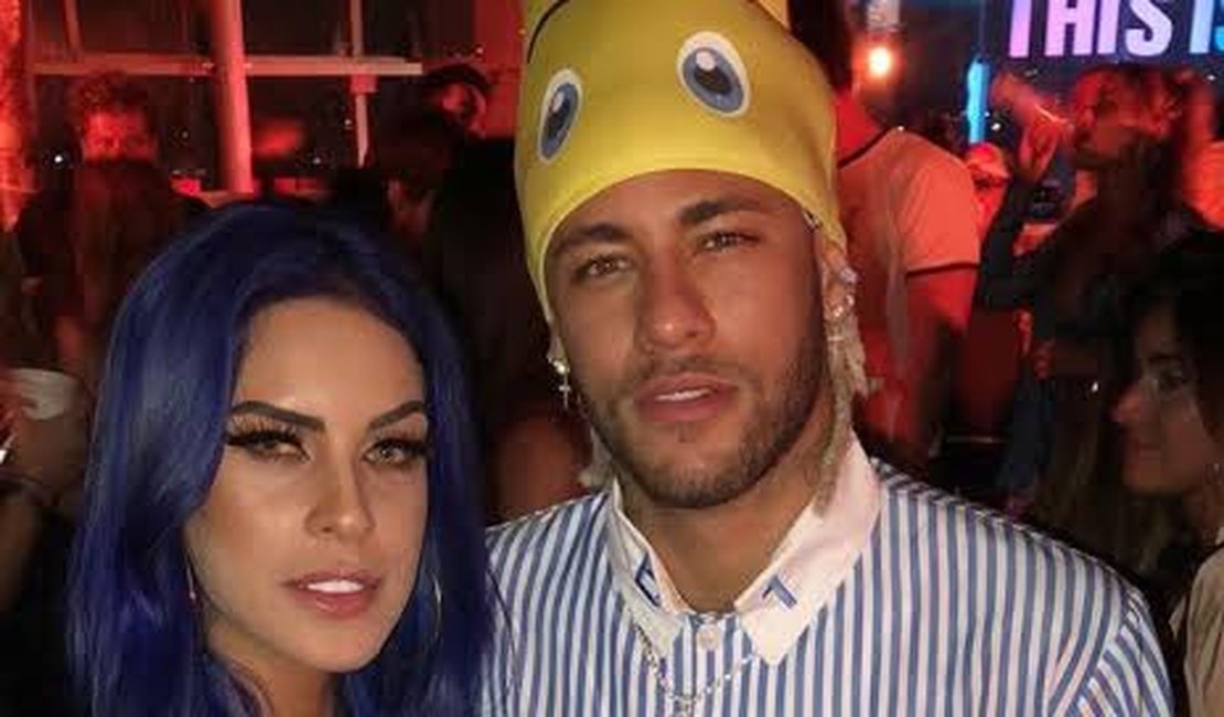 Tati Zaqui confirma romance com Neymar e elogia jogador: 'Ficamos e foi bom'