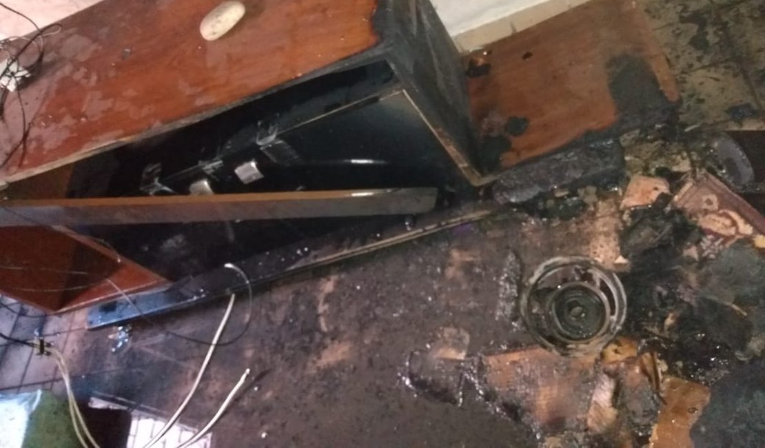 Princípio de incêndio em apartamento assusta moradores na capital