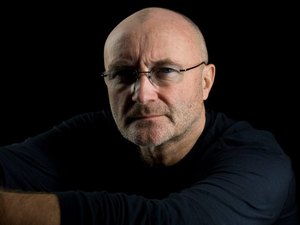 Phil Collins anuncia último show da carreira por conta de problemas de saúde