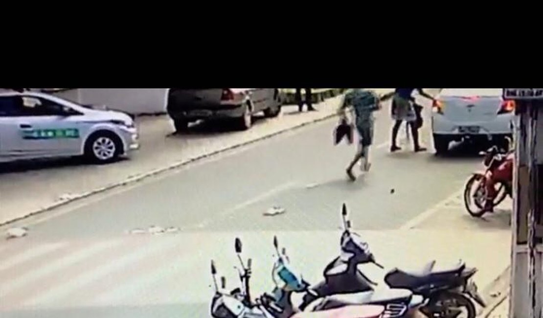 Carro usado em assalto a joalheria em Arapiraca é encontrado pela polícia em residência abandonada