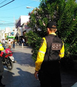 Operação da SMTT coíbe trânsito irregular de motocicletas no calçadão do Centro