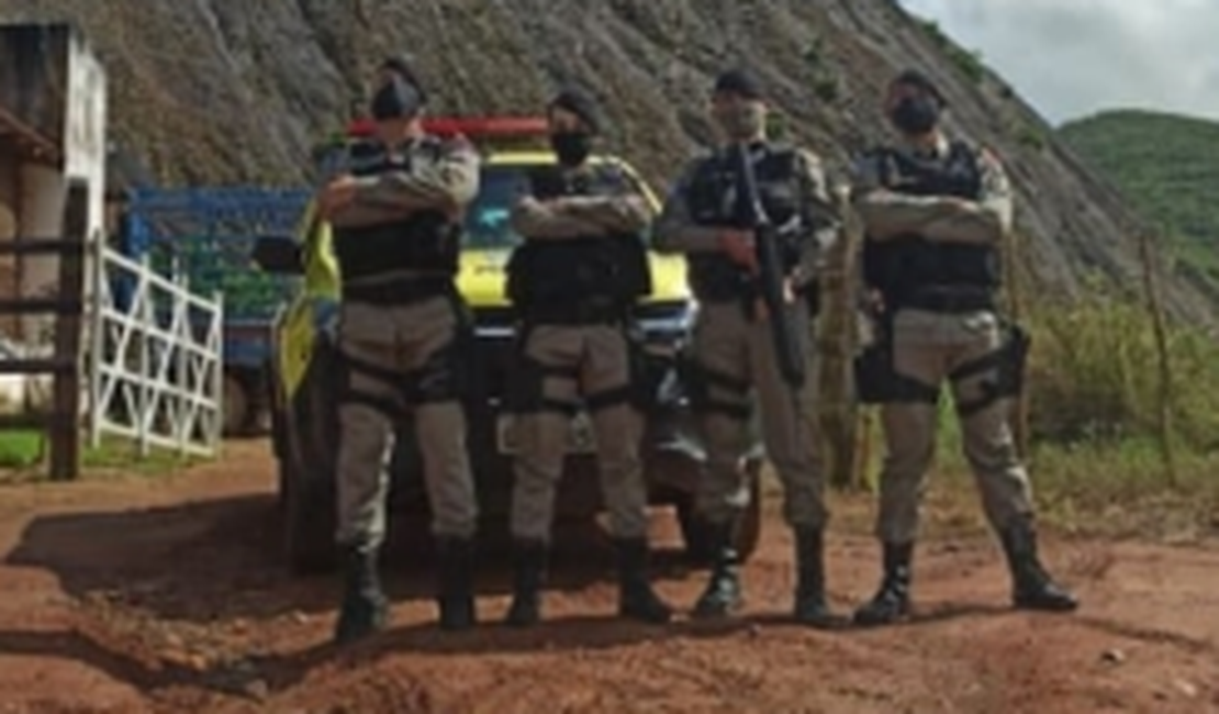 Em cumprimento ao Decreto Estadual, polícia interrompe jogo de time de futebol amador em Arapiraca 