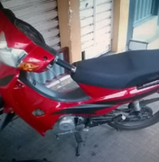 Motocicleta furtada e com o chassi adulterado é recuperada em Maceió