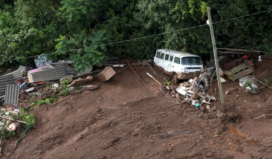 Chega a nove número de mortos pelo rompimento de barragem em Minas