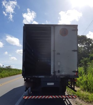 PRF recupera veículo roubado em São Miguel dos Campos