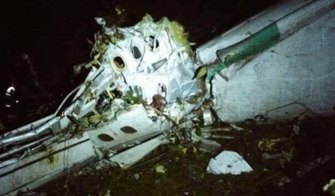 Vídeo: polícia divulga imagens do resgate as vítimas do acidente de avião na Colômbia