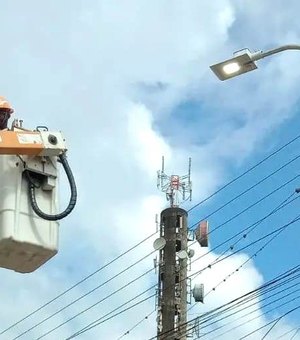 Bairros e povoados de Penedo recebem investimentos em iluminação pública