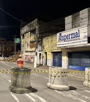 Prédio que desabou na Avenida da Paz será demolido hoje pela Defesa Civil
