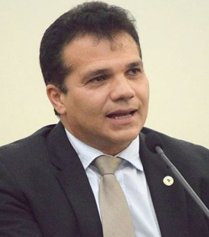 Nezinho não descarta candidatura a prefeito e critica gestão de Teófilo: “Arapiraca está parada”