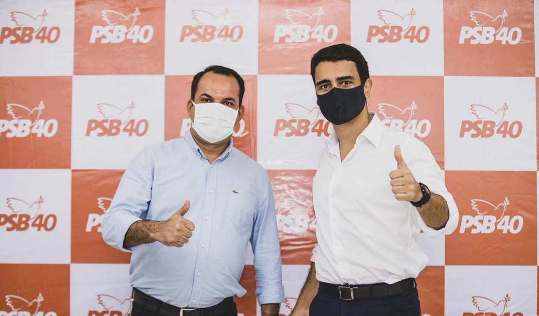 “Um dos momentos mais difíceis da gestão”, diz Francisco Salles sobre chuvas em Maceió