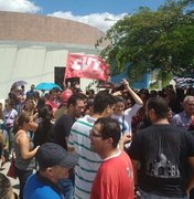 Corte de salário reduz adesão à greve da Educação em Arapiraca