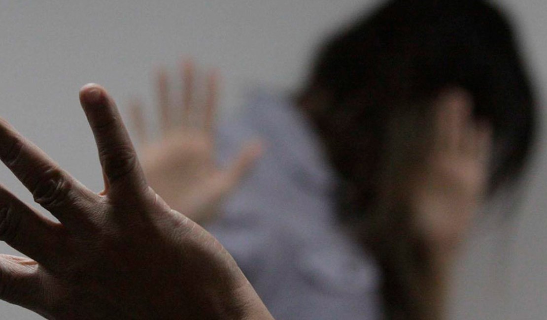 Mulher denuncia violência doméstica e marido é preso em Maceió