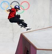 Estreia olímpica do skate park vira batalha de adolescentes com vitória de japonesas