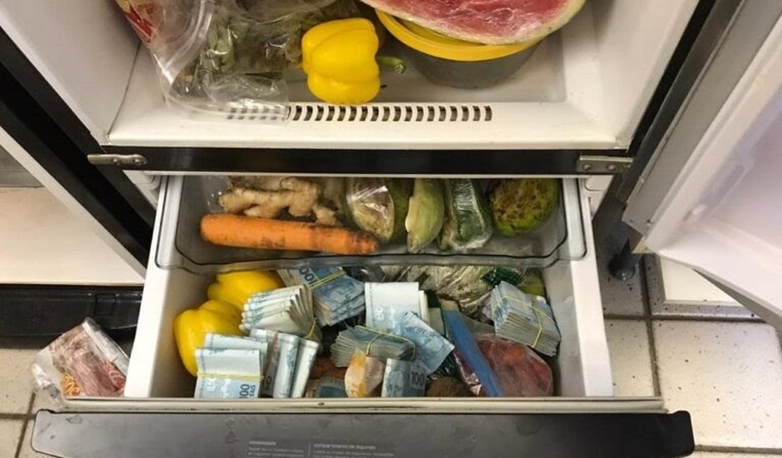 Polícia Federal apreende dinheiro do tráfico em geladeira e freezer