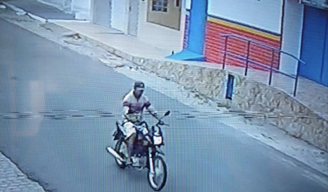 Criminoso é preso após ameaçar e roubar moto de mulher no Sertão