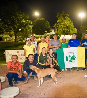 Secretário de Esporte acompanha saída de mais de 40 atletas de Arapiraca para competição em Petrolina-PE