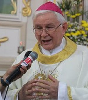 Bispo dom Valério sofre AVC e é transferido para hospital em Maceió