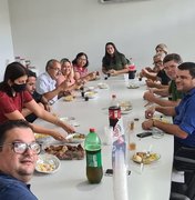 Presidente da Câmara Municipal de Arapiraca promove almoço entre funcionários