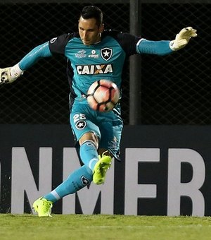 Com fortes emoções, Atlético PR e Botafogo RJ avançam na Libertadores