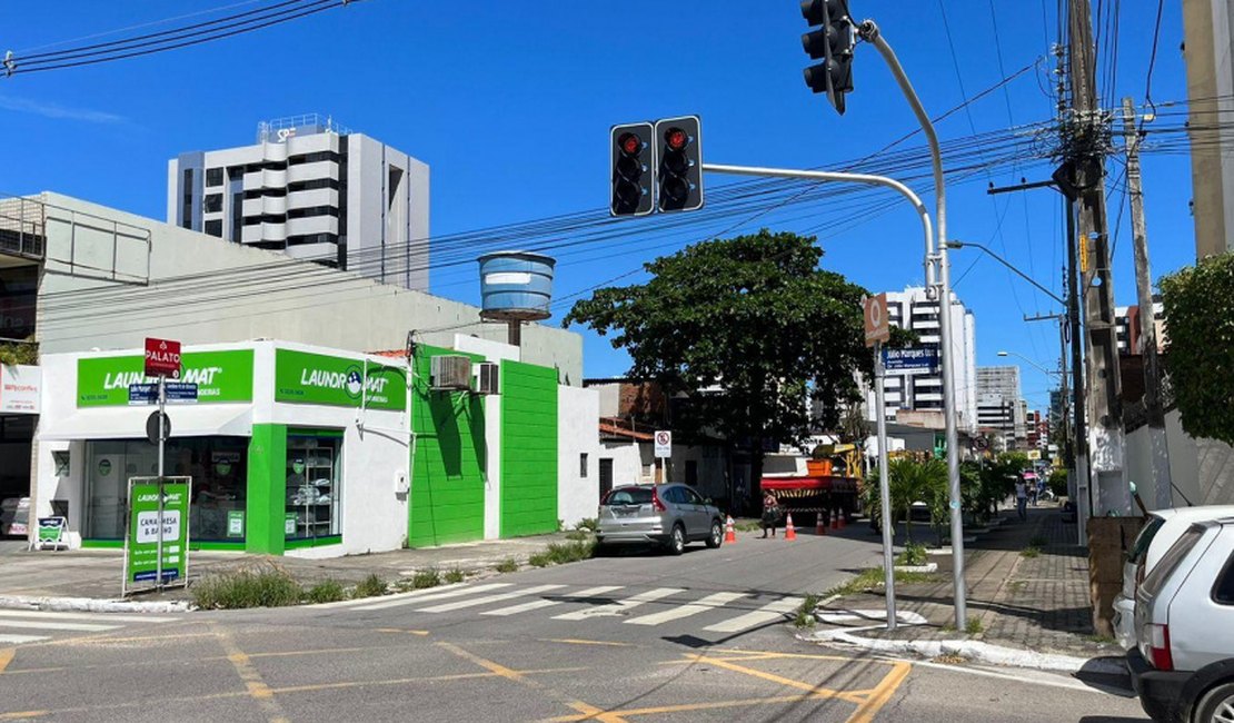 Proibição de estacionamento em via da Jatiúca começa nesta sexta-feira (12)