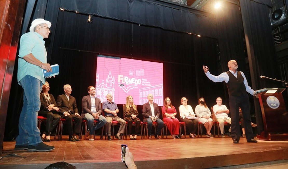 Poetas Sabino Romariz e Ângelo Monteiro são destaques na FliPenedo