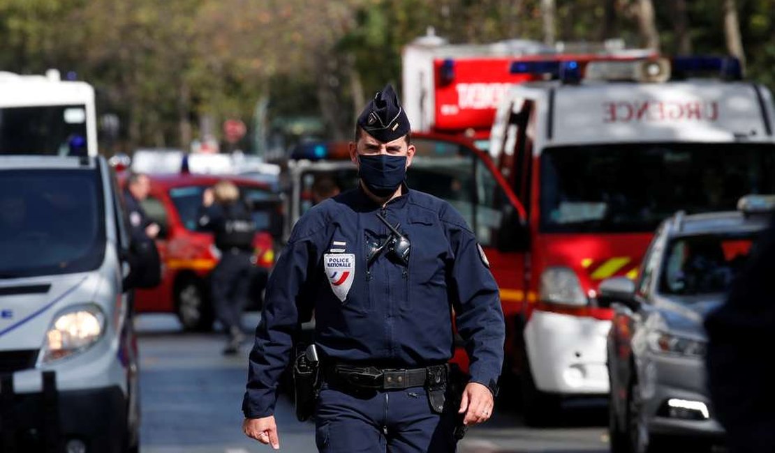 Ataque com faca deixa quatro feridos em Paris; uma pessoa é presa