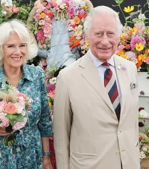 Em ligação vazada em 1993, Charles fantasiou em ser absorvente de Camilla