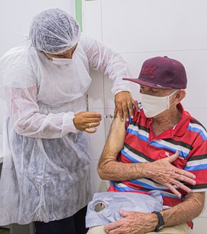 Em Arapiraca, o número de idosos com segunda dose atrasada da vacina contra a Covid-19 é reduzido