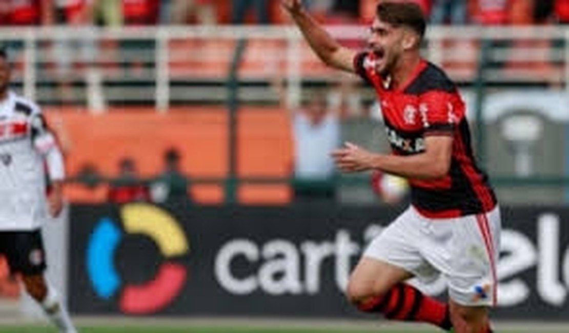 Palmeiras e Flamengo confirmam favoritismo e seguem isolados na frente
