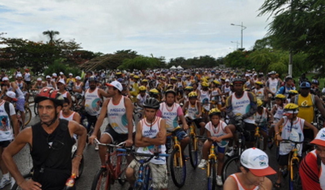 Alunos da Ong O Consolador participaram do Passeio Ciclístico 2012